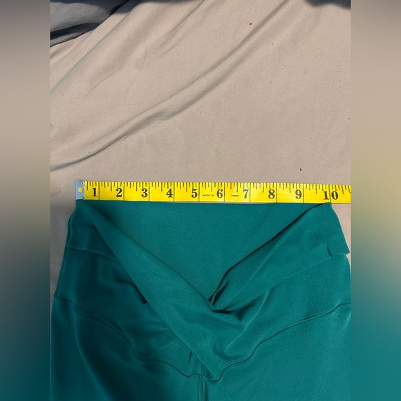 Offline by Aerie Real Me Flare Hi-Rise Crossbody Leggings Size M Emerald Green - Picture 8 of 12